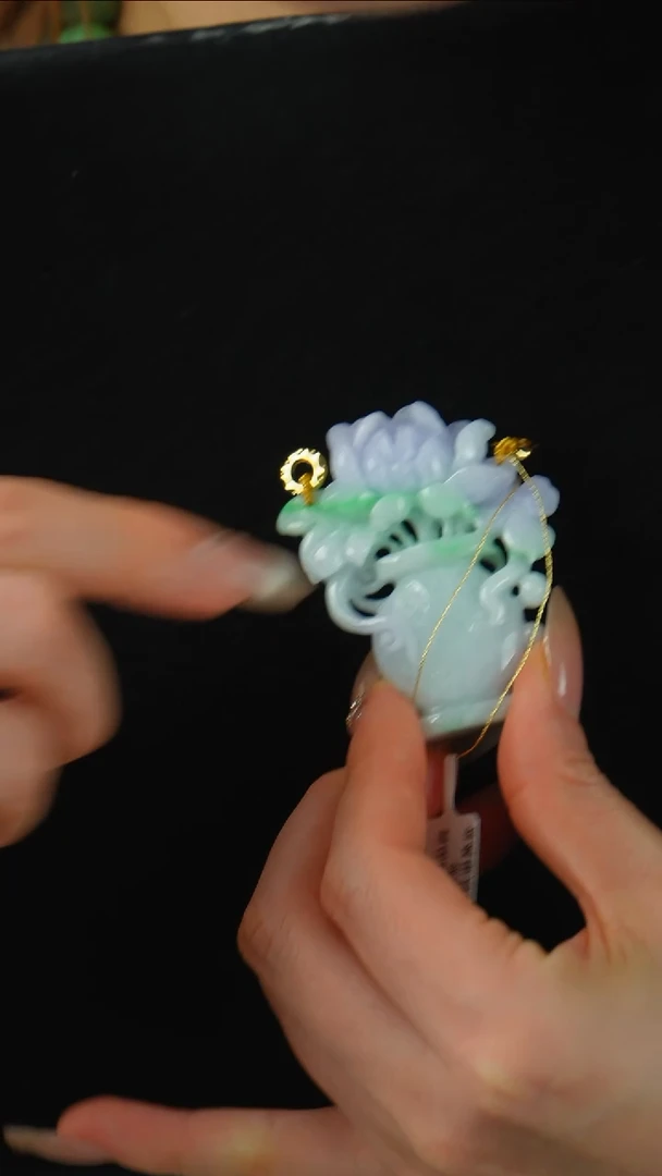 颈饰未镶嵌翡翠花瓶