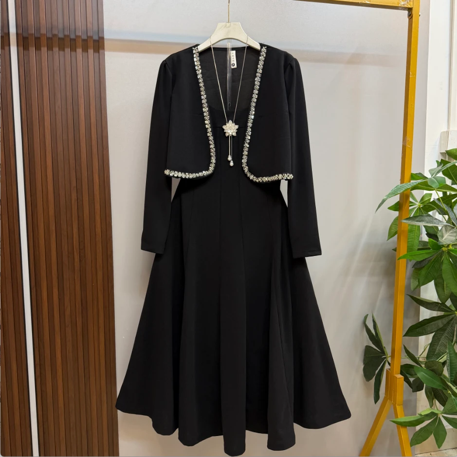 早秋新款时尚洋气重工外套十吊带连衣裙两件套套装