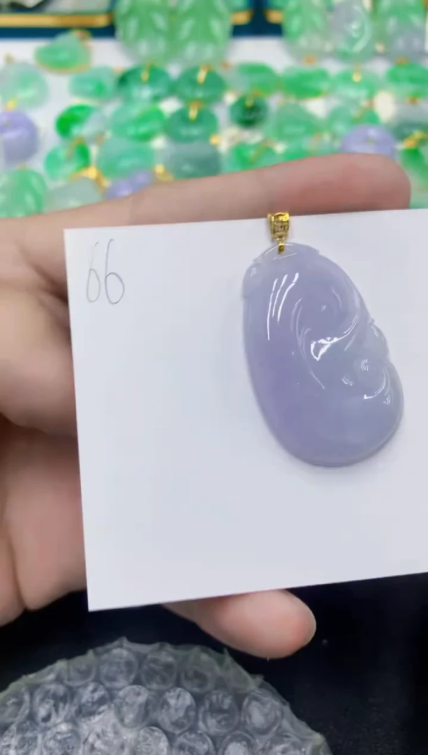 颈饰18K金镶嵌翡翠阳**媚翡翠