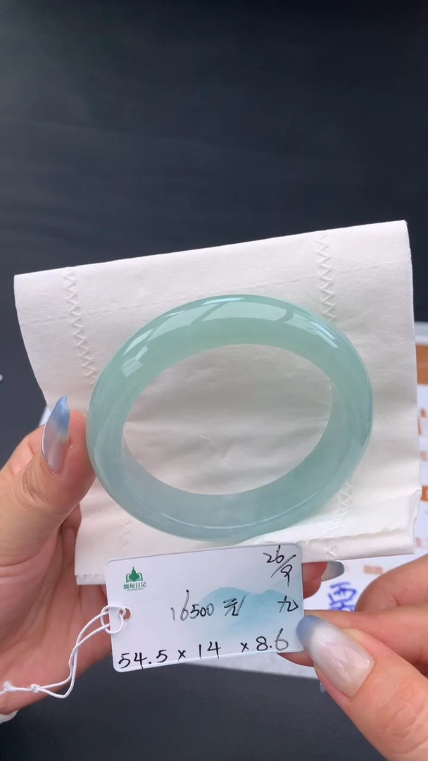 未镶嵌手镯翡翠自带#送人#，联系客服核对地址~