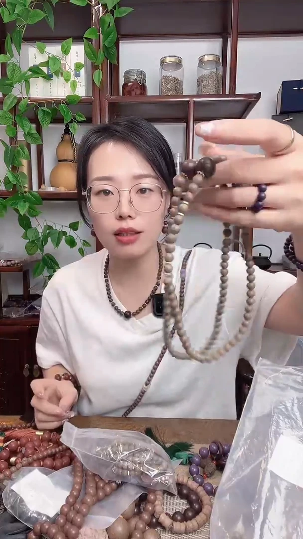 泥塑舒络清洁的锁骨链