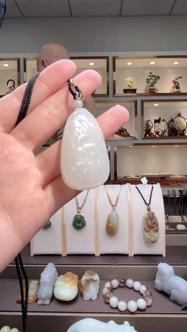 颈饰未镶嵌和田玉苏