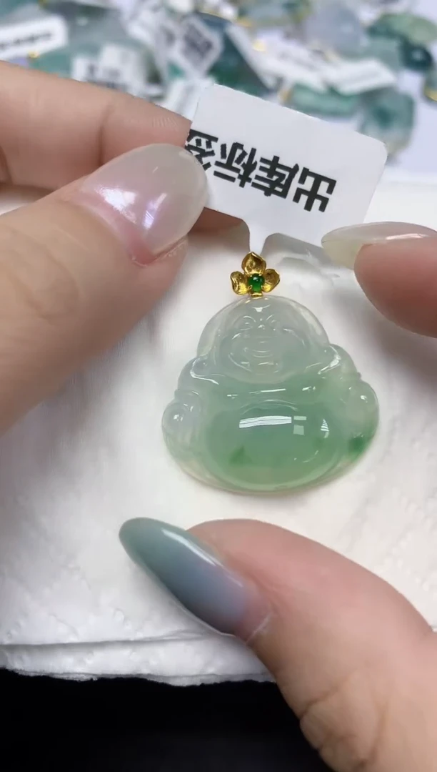 翡翠18K金镶嵌颈饰天然缅甸翡翠A货