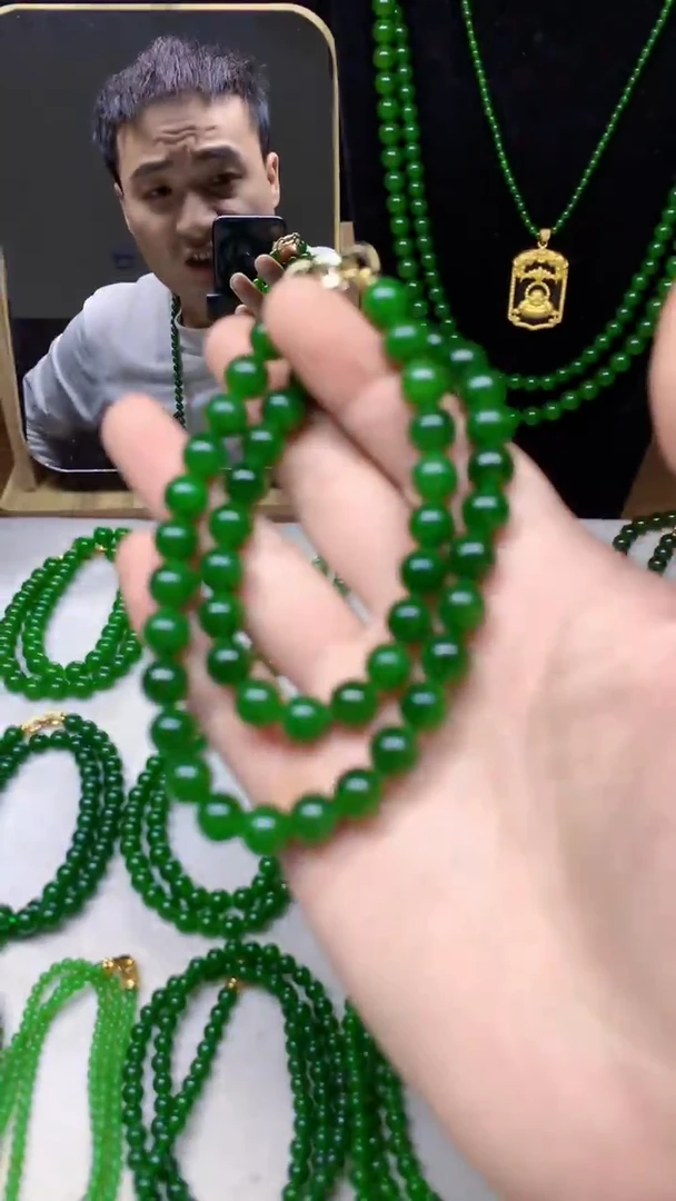 项链未镶嵌和田玉（碧玉）俄碧卡10的菠菜绿