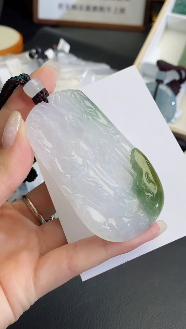 翡翠未镶嵌颈饰缅甸天然翡翠