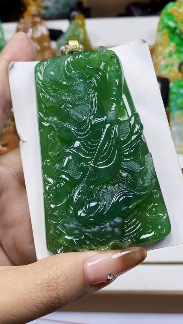 颈饰未镶嵌翡翠王**叶翡翠A货