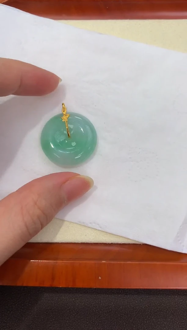 翡翠18K金镶嵌颈饰天然缅甸a货翡翠