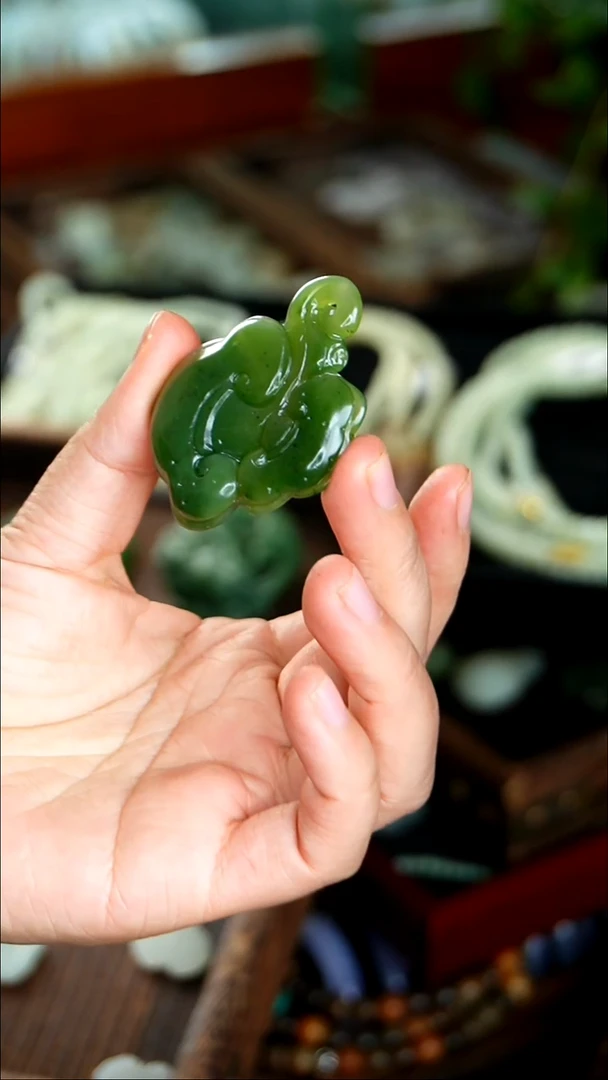 颈饰未镶嵌和田玉（碧玉）001