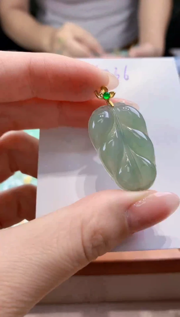 翡翠未镶嵌颈饰天然缅甸a货翡翠