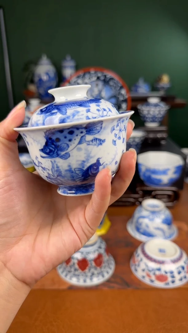 杯水造 青花鱼藻盖碗