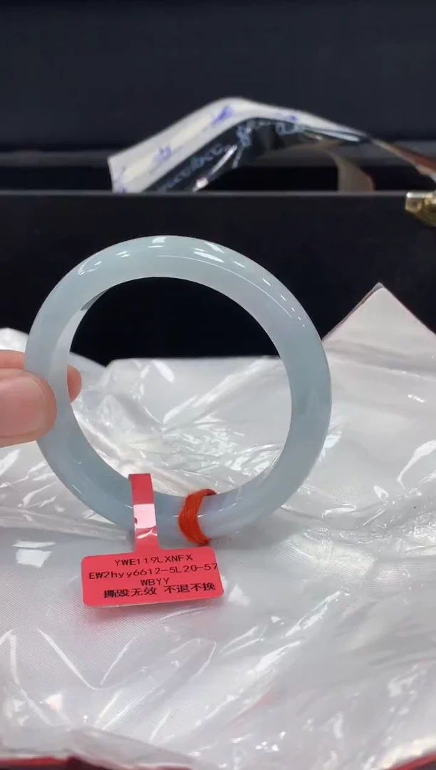 未镶嵌手镯翡翠翡翠手镯