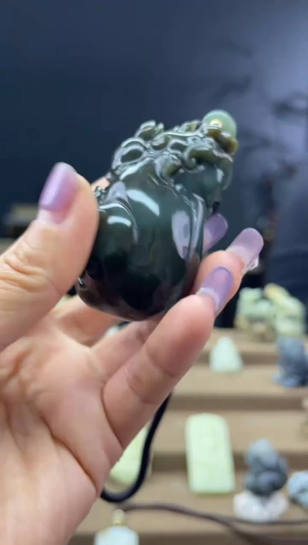 颈饰未镶嵌和田玉1