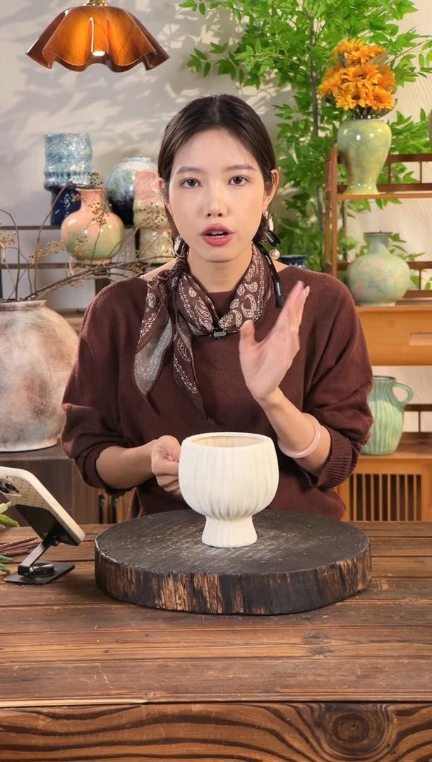 竖纹宽口瓶11111