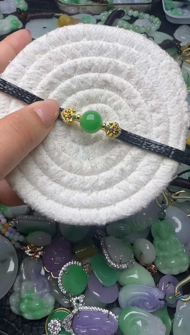 颈饰未镶嵌翡翠缅甸翡翠吊坠
