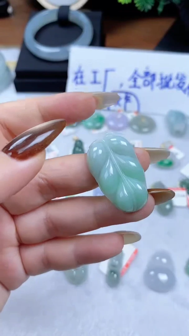 颈饰未镶嵌翡翠天然A货翡翠