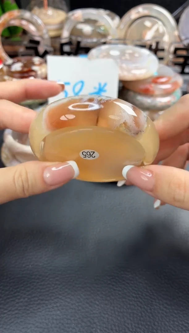 未镶嵌手镯（圆镯）石英质玉54
