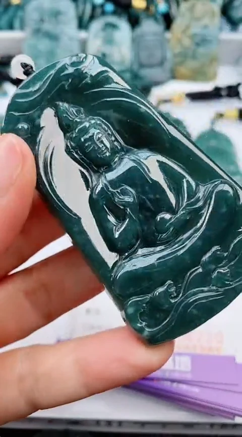 翡翠未镶嵌颈饰