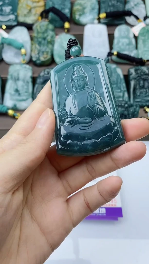 翡翠未镶嵌颈饰