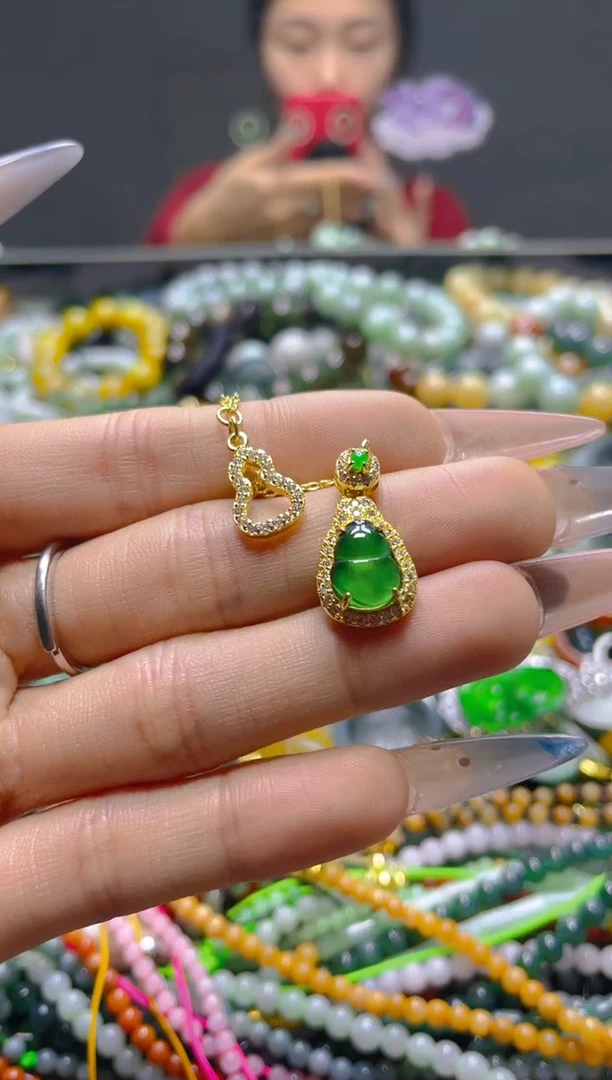 颈饰未镶嵌翡翠/C/翡翠A货，一件也是批发价