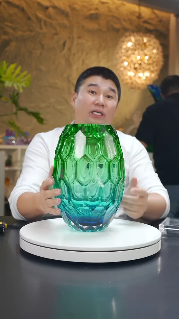 琉璃蓝绿凹面花器