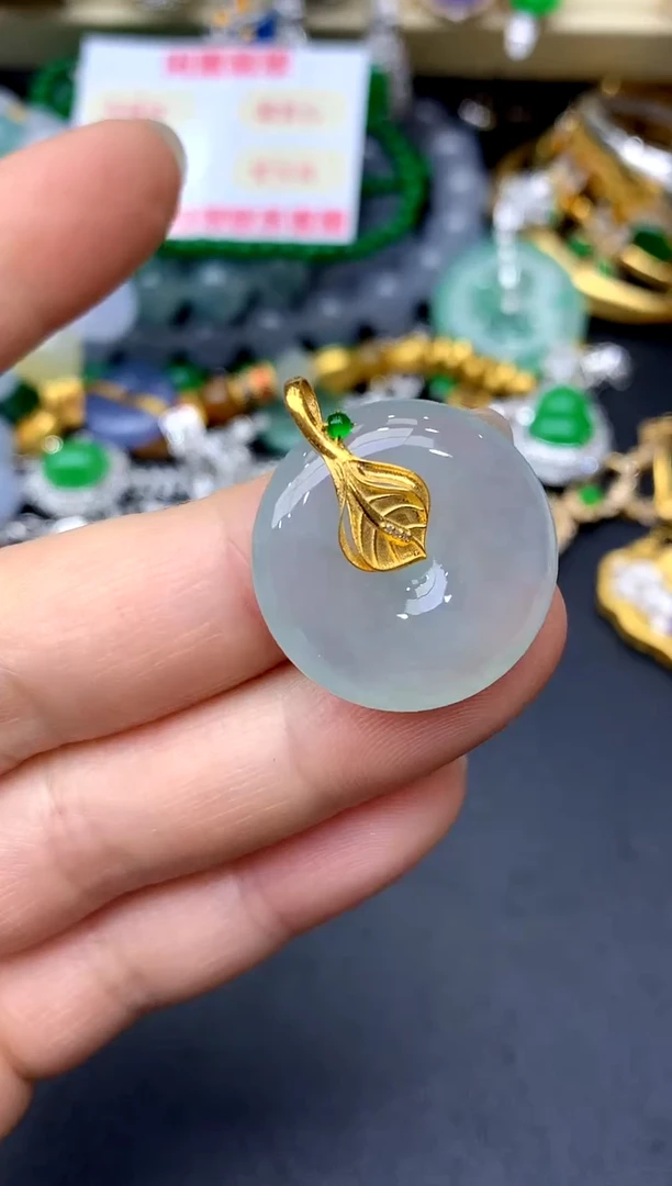 颈饰18K金镶嵌翡翠267 -中国好珍宝