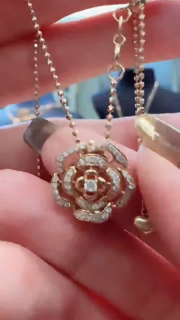 18K金镶嵌吊坠(不含链)天然钻石18K金钻石花花吊坠不含链
