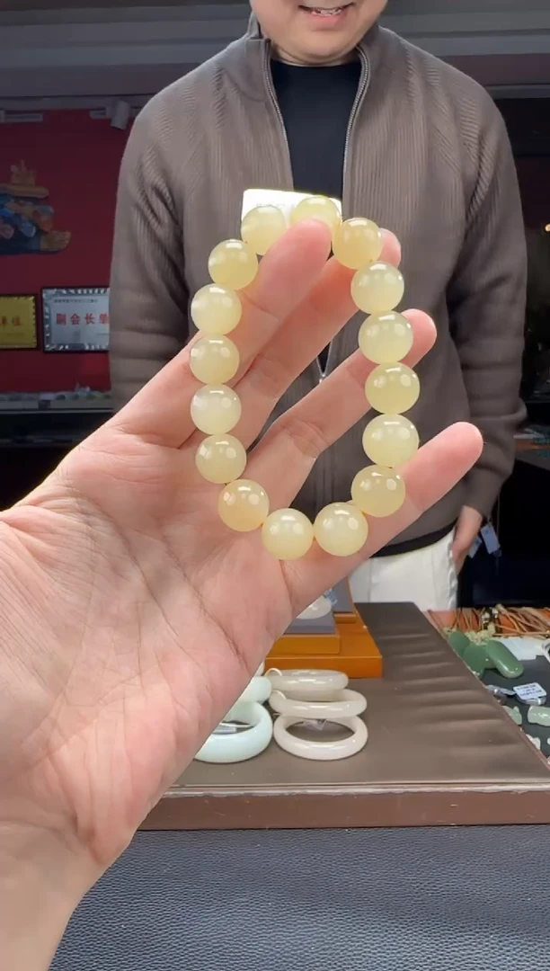 未镶嵌手串和田玉黄口猫单圈手串