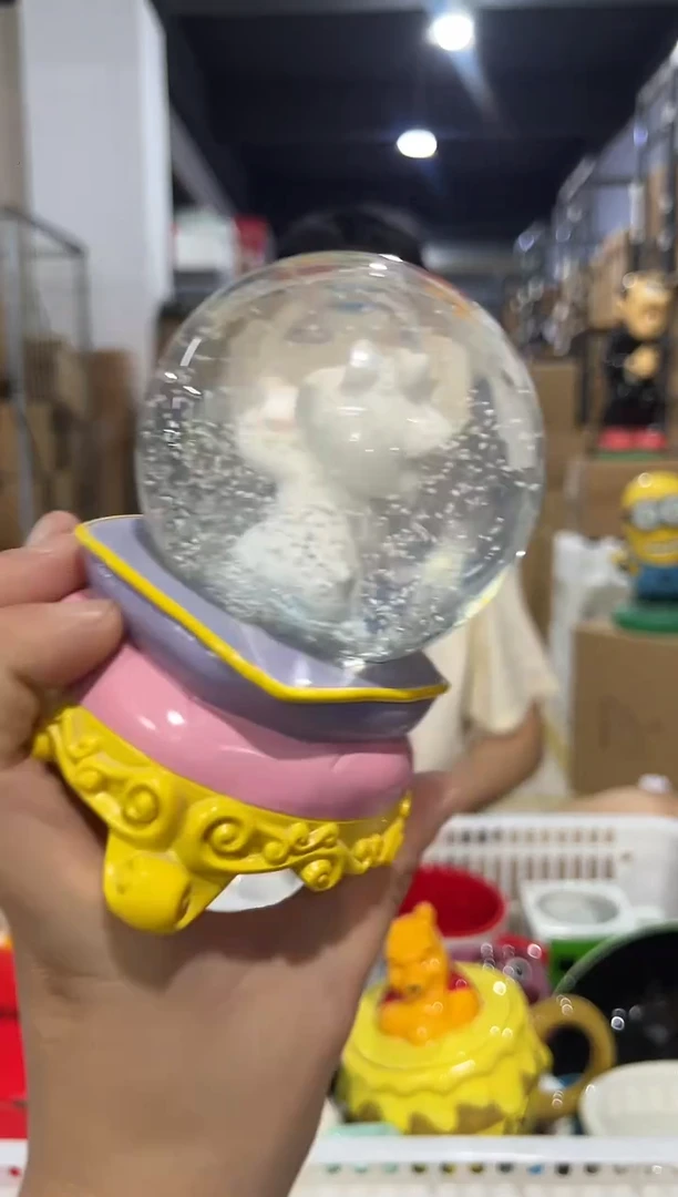 瓷片玛丽猫水晶球摆件