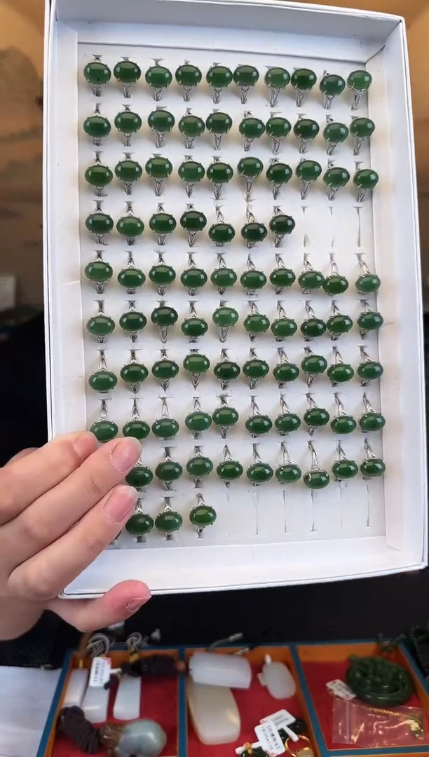 未镶嵌戒指和田玉卡15（多样性发一件）