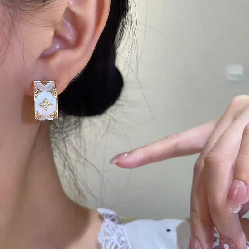 铜合金耳饰 《货号9506》1759 珐琅滴釉花朵C圈耳环