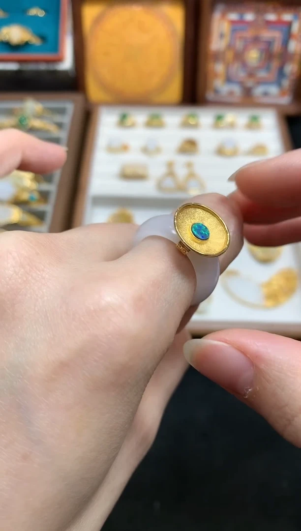 【闪购商品】和田玉戒指14圈18K金镶嵌W171|3980