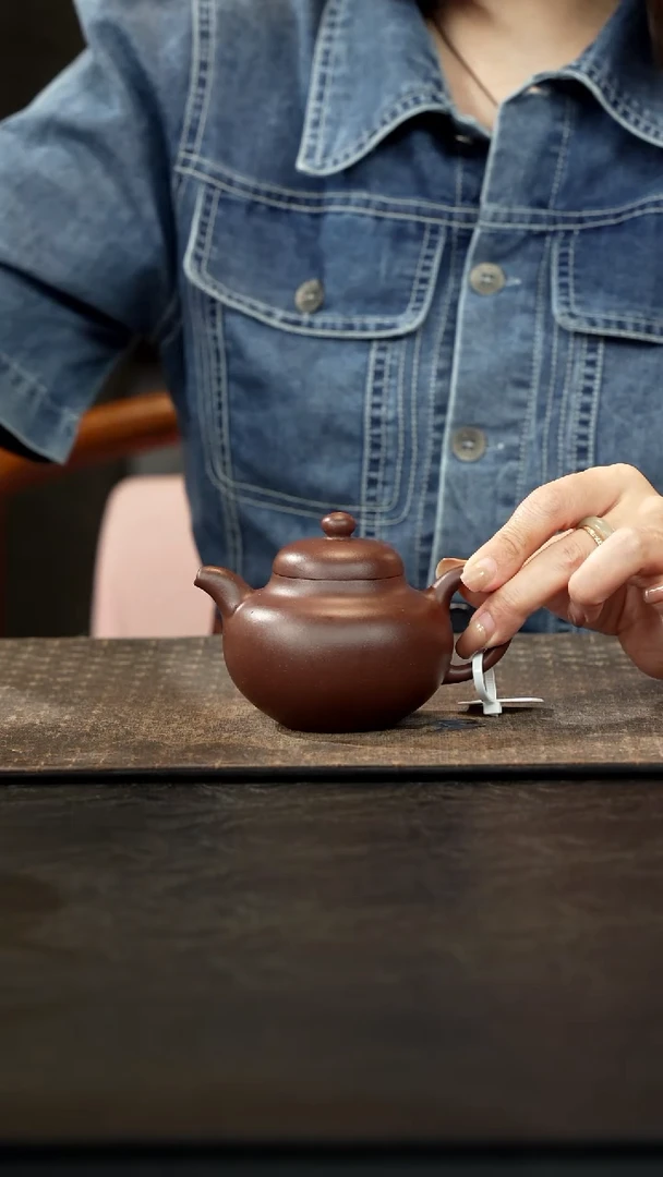 茶壶紫砂老紫泥柿圆壶光素200cc