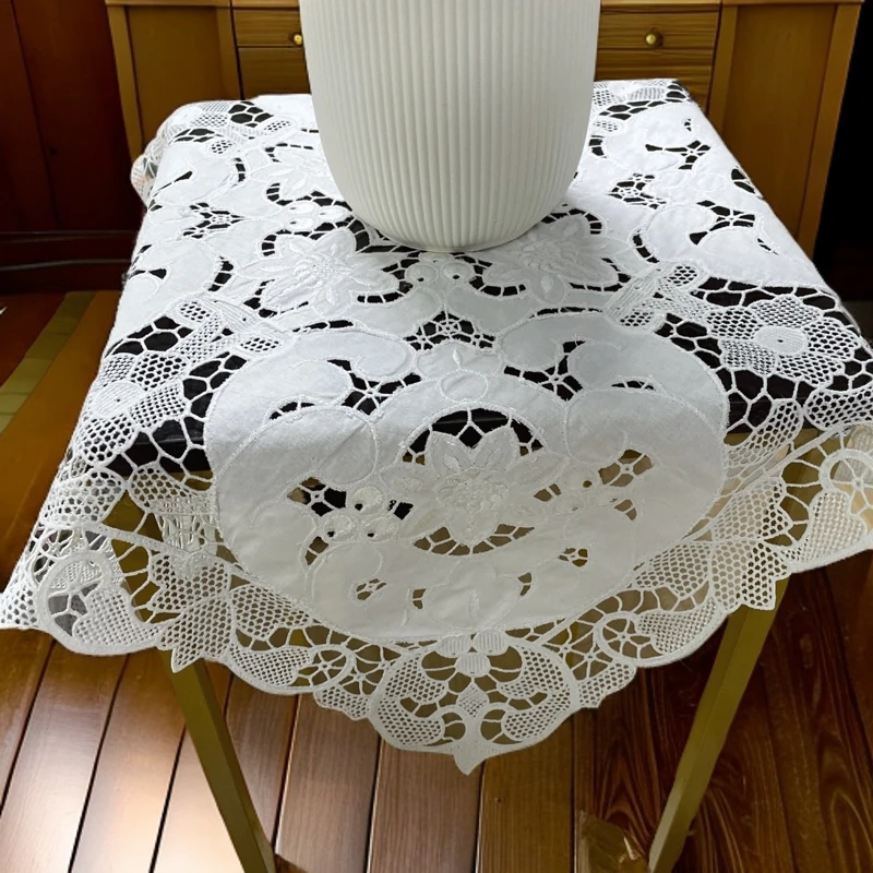 5801-1丝光线(55*55cm方）白色水溶镂空竹节麻贴布盖巾