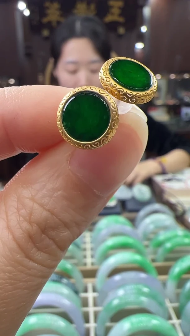 【闪购商品】翡翠耳饰18K金镶嵌耳钉有棉丝
