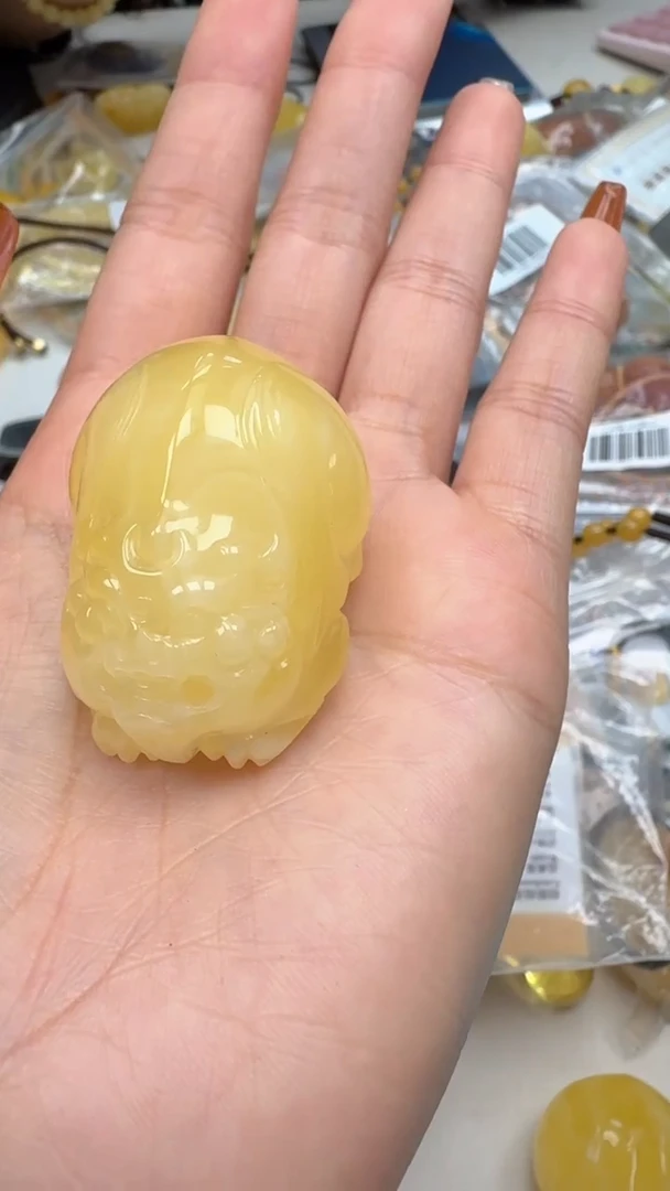 裸石琥珀未镶嵌如图