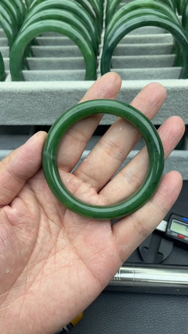 未镶嵌手镯和田玉（碧玉）100-56.7