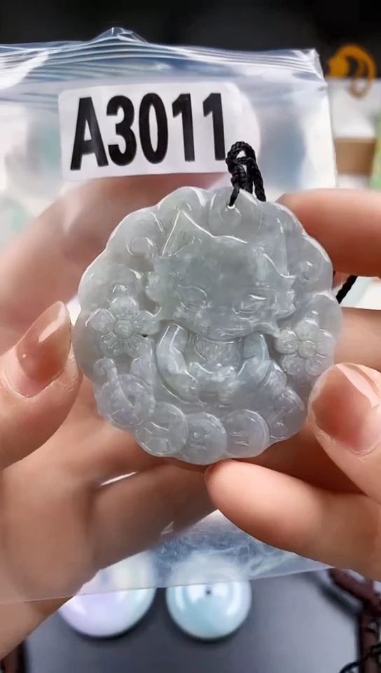 颈饰未镶嵌翡翠天然翡翠吊坠挂件