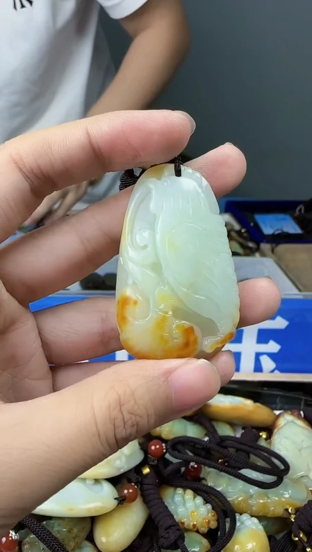 和田玉未镶嵌颈饰1