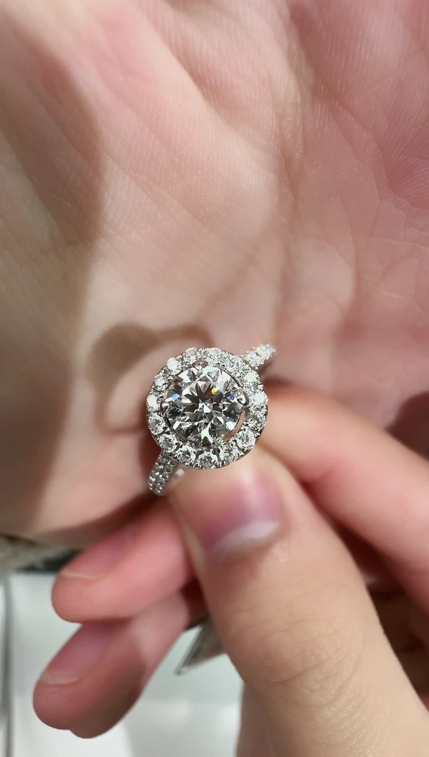 【闪购商品】钻石戒指/指环18K金镶嵌k白戒指2.45g