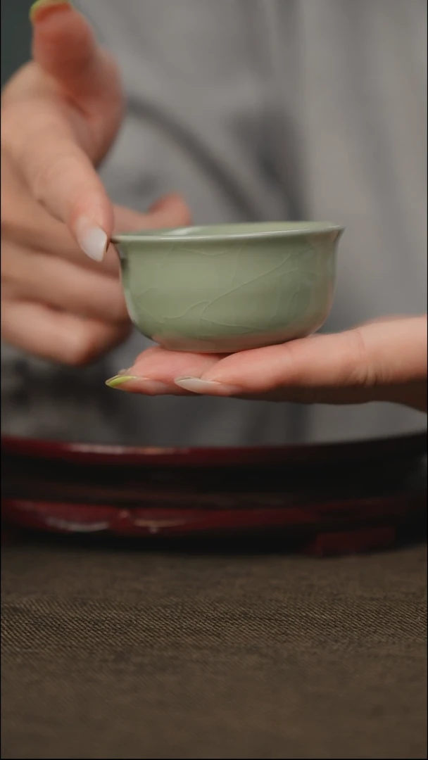 豆绿 小圆杯 无底款 单只