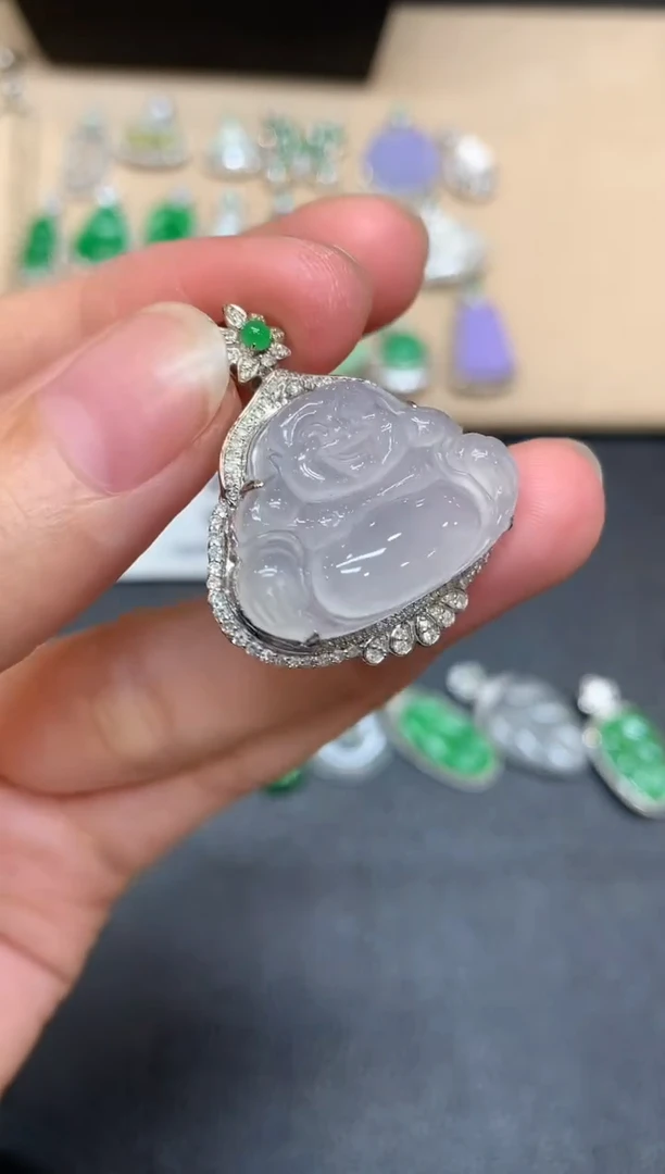 颈饰18K金镶嵌翡翠佛公【无服务费