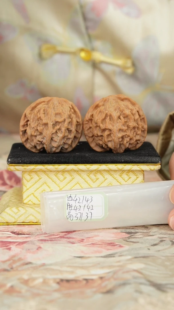 【闪购商品】文玩核桃把件苹果园