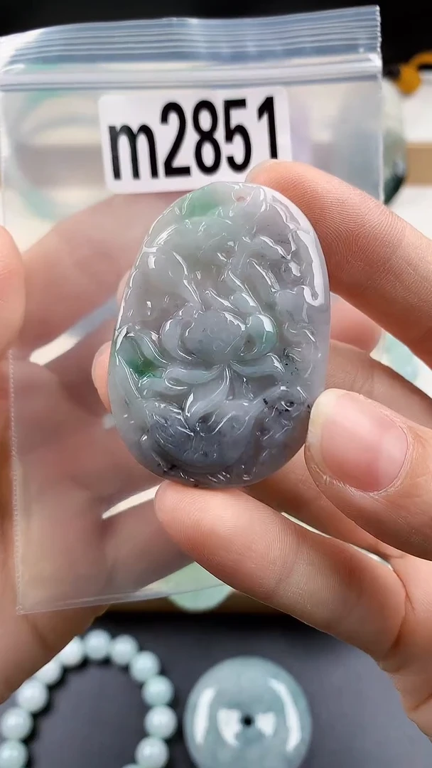 颈饰未镶嵌翡翠天然翡翠吊坠挂件