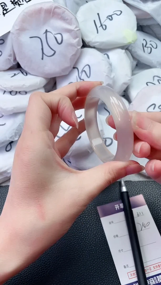 【闪购商品】石英质玉手镯未镶嵌X311