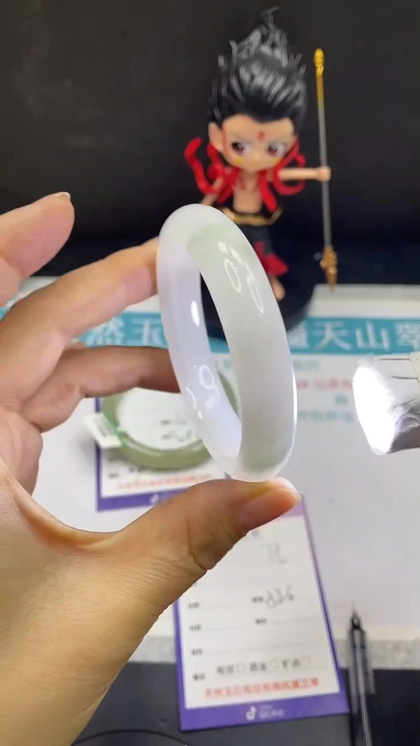 未镶嵌手镯石英质玉75