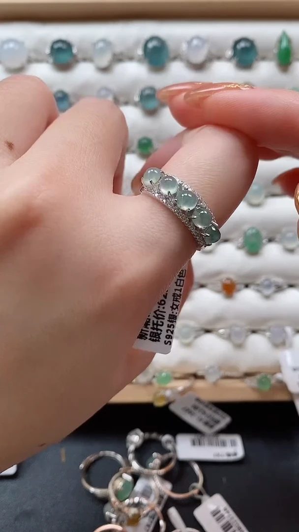 【闪购商品】翡翠戒指银S925镶嵌一物一证一礼盒