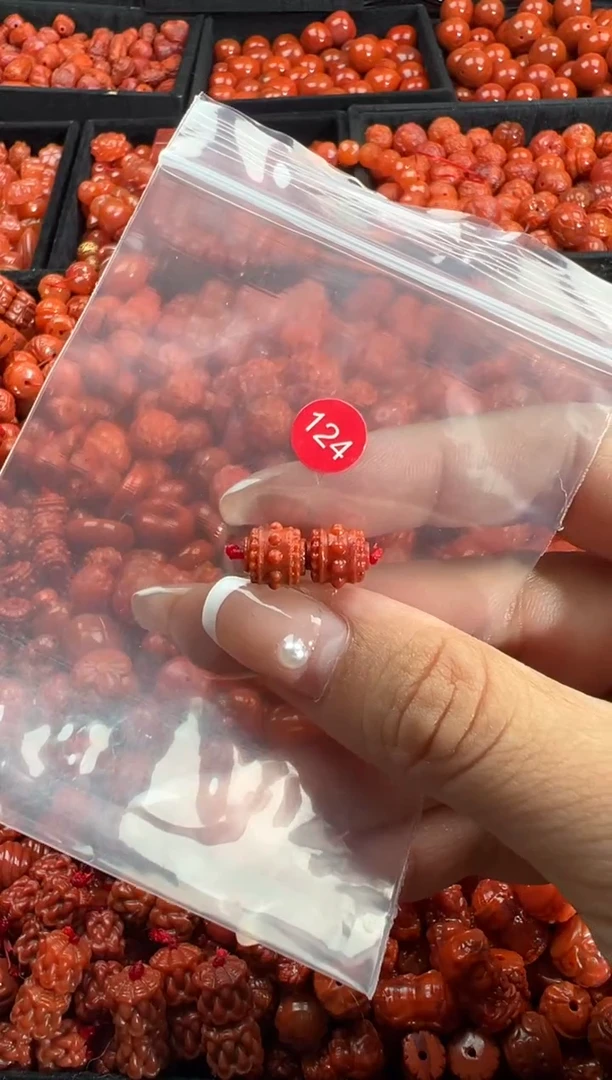 颈饰未镶嵌南红玛瑙1