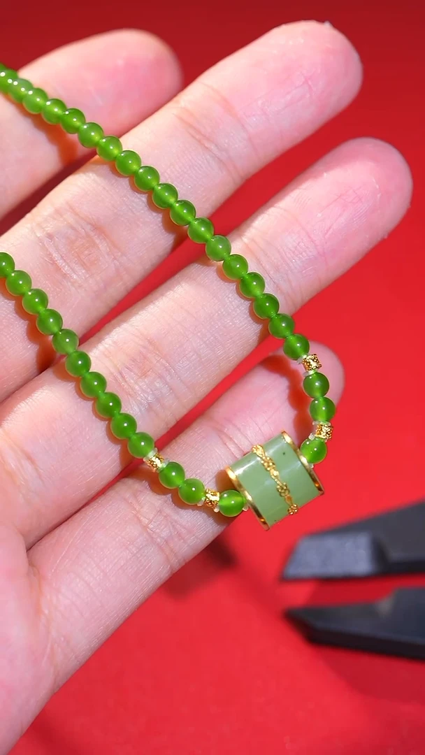 项链18K金镶嵌和田玉48多样性发一