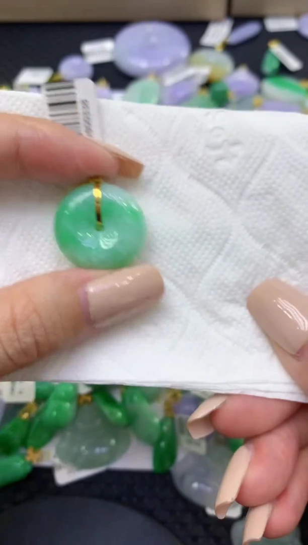 颈饰18K金镶嵌翡翠天然缅甸翡翠A货