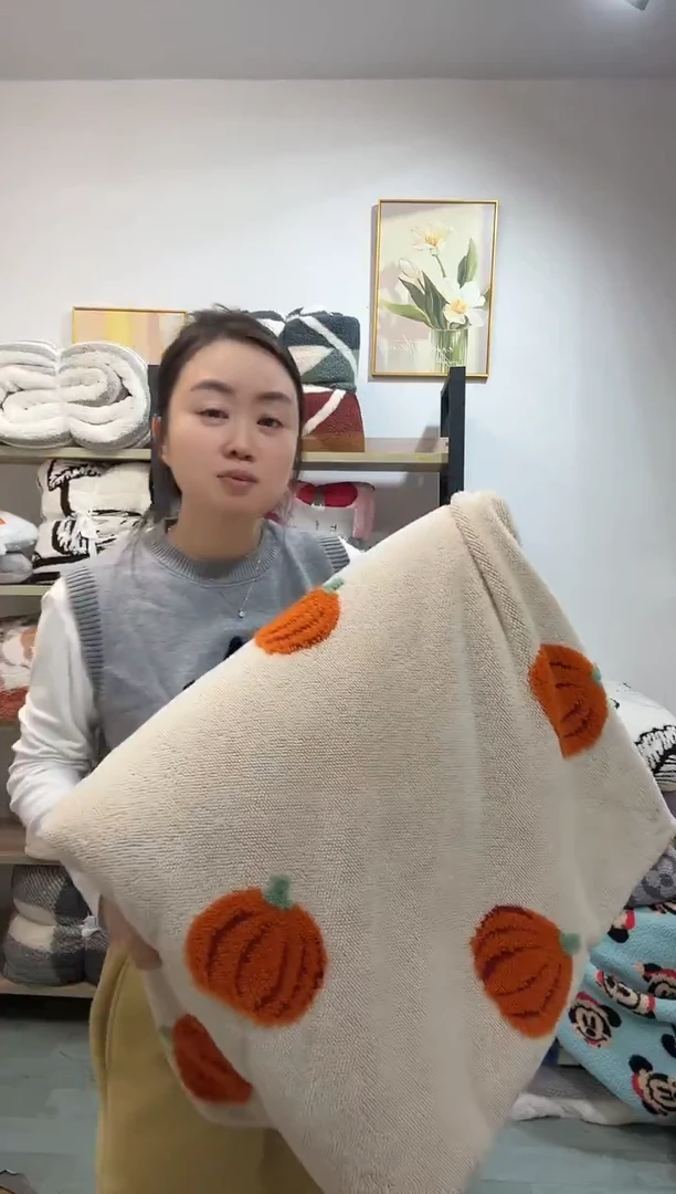 聚酯纤维150*200色织南瓜
